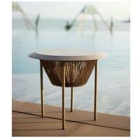 Tissage élégant en corde pour jardin, petite table d'appoint imperméable avec éclairage LED pour ensemble de mobilier d'extérieur