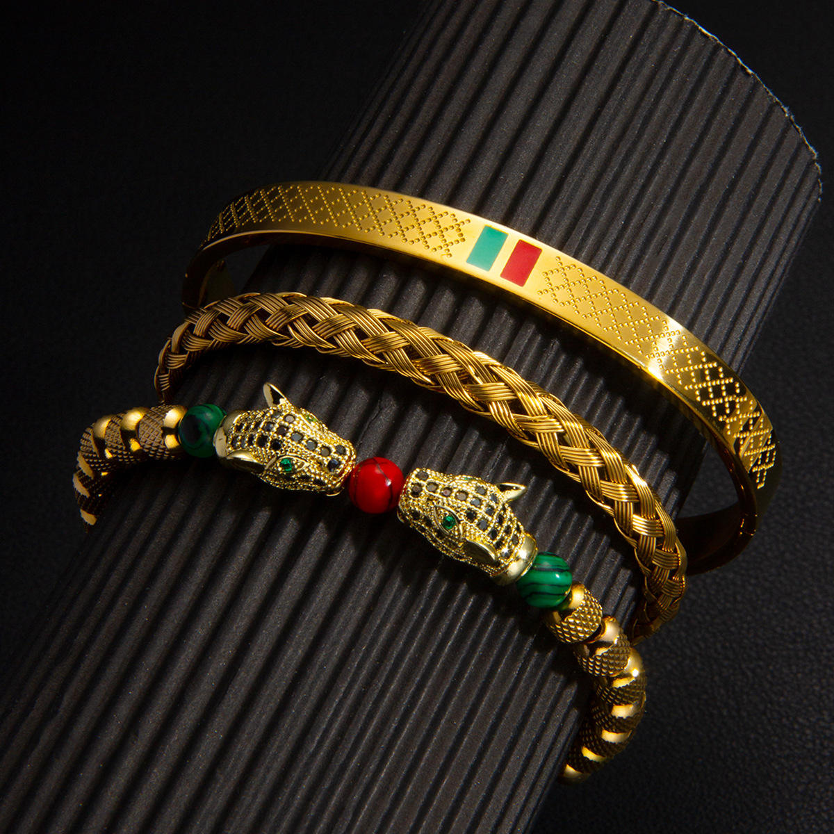 Perles rouges dorées léopard