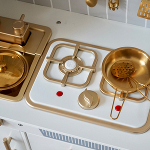 Cuisine de jeu en <span class=keywords><strong>bois</strong></span> doré style nordique avec réfrigérateur, eau courante et effets sonores, ensemble de jouets de cuisine pour enfants QA004 - Product Image 6