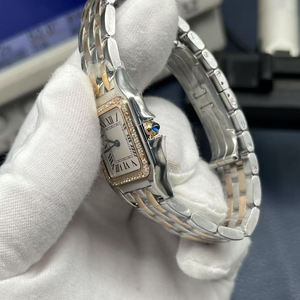 Reloj de Lujo para Mujer con Diseño de Diamantes Brillantes en Acero Inoxidable, Cristales de Estrás, Esfera con Números Arábigos Personalizada OEM, Caja de Aleación - Product Image 6