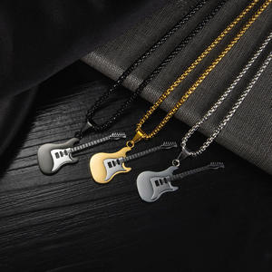 Venta al por mayor directa de fábrica: Nuevo collar de guitarra multicolor de acero inoxidable inspirado en el amor y la amistad (BFF) - Product Image 3