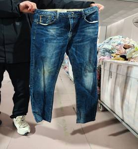 Jeans Usati di Alta Qualità per Uomo, Ideali per Distribuzione all'Ingrosso ed Esportazione nel Mercato Internazionale, 38kg - Product Image 1
