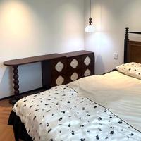 Coiffeuse traditionnelle en bois de frêne avec miroir sur pied, rangement multi-tiroirs, table de maquillage extensible pour chambre à coucher