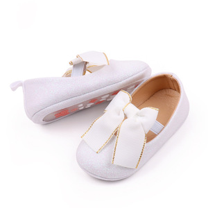 Chaussures de bébé scintillantes en cuir brillant, chaussures de princesse pour bébés, chaussures de Noël pour bébés - Product Image 5