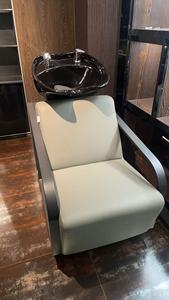 Fauteuil de lavage de luxe avec cuvette en céramique pour salon de coiffure et équipement de beauté - Product Image 6