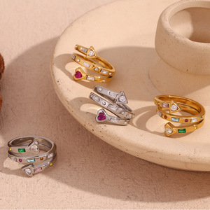 Anelli alla Moda per Donna in Acciaio Inossidabile Placcato Oro 18K con Tre Strati di Cuori e Frecce in Zircone, Idea Regalo - Product Image 2