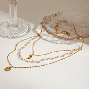 Collana con pendente a <span class=keywords><strong>tre</strong></span> strati in acciaio inossidabile 18K con stella e luna in oro Lateefah - Product Image 5