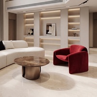 Fauteuil d'appoint de salon rouge bordeaux, style postmoderne, sculptural, entièrement rembourré en velours bordeaux