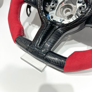 Volant en fibre de carbone style M avec LED et poignée rouge pour F20 F30 F32 F31 F36 M3 F80 M4 F82 M2 F87 E90 - Product Image 3