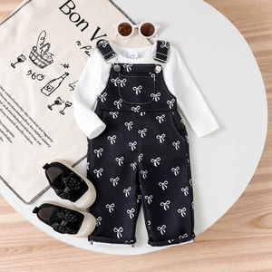 Nuovi Completi Autunnali per Bambine, Set di Abbigliamento con Pantaloni con Bretelle Stampati a Fiocco e <span class=keywords><strong>Canottiera</strong></span> Bianca, 2 Pezzi - Product Image 3