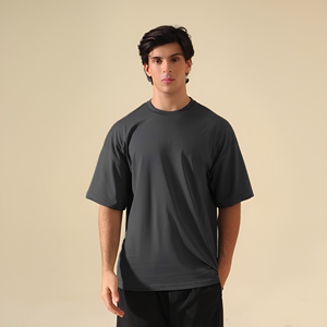 T-shirt décontracté pour homme en coton gris fumé foncé, coupe carrée, manches courtes, col rond, couleur unie, tricot jersey, coupe régulière, respirant - Product Image 1