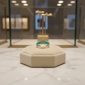 Anillo Moderno de Oro Puro de 22K con Esmalte y Detalles Azules, con Incrustaciones de Piedras Refinadas - Product Image 2