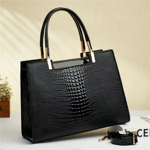 Sac An Ru Shi Cloud, bordeaux, grande capacité, sac à main en cuir brillant, usage quotidien, été 2025 - Product Image 3