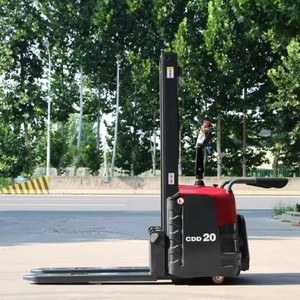 Apiladores Eléctricos de 1.5 y 2 Toneladas, Pequeños, con Batería de Litio, Apiladores de Palés Semi/Totalmente Eléctricos para Contenedores - Product Image 1