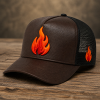 Casquette Trucker Personnalisée Flamme Broderie 3D Hip Hop Streetwear 5 Panneaux Maille Respirante Extérieur