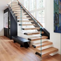 Escalier flottant moderne personnalisé PRIMA avec garde-corps en verre trempé, escalier intérieur en acier et bois pour villa de luxe