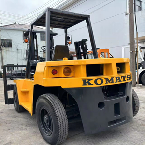 Chariot élévateur diesel japonais Komatsu <span class=keywords><strong>FD70</strong></span> de 7 tonnes avec moteur japonais d'occasion à vendre à bas prix - Product Image 1