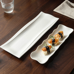 Plato de Cerámica Blanco con Borde Ondulado para Sushi, Plato Largo para Servir Sushi, <span class=keywords><strong>Tapas</strong></span>, Aperitivos, Fiestas, Hogar, <span class=keywords><strong>Restaurante</strong></span> y Catering - Product Image 1