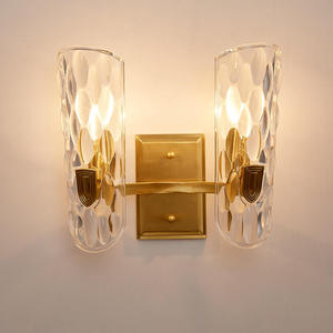 Nuevo estilo simple personalidad pasillo dormitorio cabeza lámpara de pared moderna Pantalla de vidrio dorado luces de pared - Product Image 1