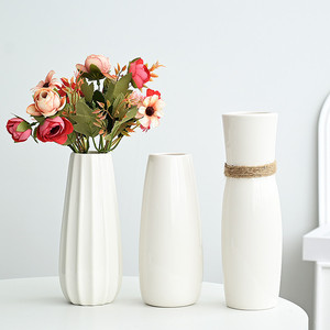 Vase à fleurs en céramique artisanale blanche mate géométrique moderne de luxe pour la décoration de table de mariage - Product Image 3