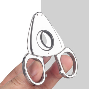 Cortador de Cigarros 2 en 1 de Acero Inoxidable JOFI, Tijeras con Forma Triangular, Accesorios Multifuncionales para Cigarros - Product Image 3
