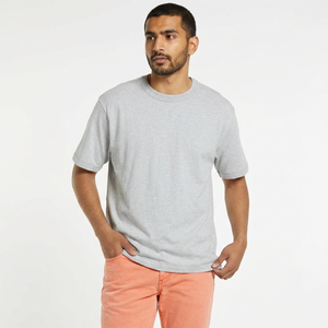 T-shirts de sport de luxe ajustés pour hommes, haut de gamme, ultra-élastiques, respirants, 100 % coton, à manches courtes, anti-plis, vente en gros - Product Image 1