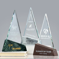 Trophée en cristal de marbre exquis avec un design créatif Excellente recommandation d'honneur des employés Technique de gravure sculptée personnalisée