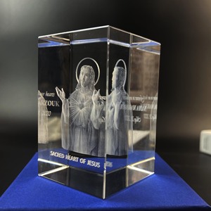 Brillante Vintage y moderno 3D láser cubo <span class=keywords><strong>de</strong></span> <span class=keywords><strong>cristal</strong></span> al por mayor <span class=keywords><strong>Iglesia</strong></span> <span class=keywords><strong>de</strong></span> Jesús grabado <span class=keywords><strong>cristal</strong></span> religioso y estilo <span class=keywords><strong>de</strong></span> dibujos animados - Product Image 3