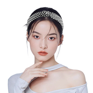 Mật Ong Mới Đơn Giản Màu Đen Và Trắng rô Headband Trang Điểm Rửa Mặt Cố Định Tóc Cao Headband Tóc Phụ Kiện Cho Phụ Nữ - Product Image 5