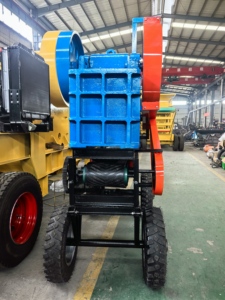 Concasseur de roche, équipement de concassage, concasseur à mâchoires diesel, concasseur mobile pour déchets de construction, concasseur à mâchoires PE250x400 - Product Image 2