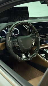 Utilisé pour modifier le volant du Toyota Land Cruiser LC300 avec un volant en carbone forgé et Alcantara - Product Image 3