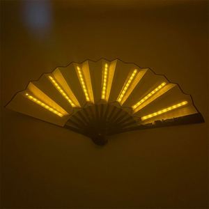 En Stock: Abanico Plegable LED de 8 Pulgadas con Mango de Bambú, Diseño Duradero con Arte Folclórico para Decoración de Fiestas y Bodas - Product Image 4