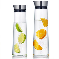 Grand pichet en verre froid, bouilloire, carafe avec couvercle d'écoulement