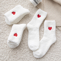 Chaussettes pour femmes de haute qualité, épaisses, chaudes, douces, écologiques, avec logo personnalisé en forme de cœur rouge, chaussettes douillettes unisexes
