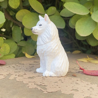 Sculpture sur bois, loup blanc, ornement de table, cadeau créatif, personnalisable, figurine en bois faite à la main, personnalisation transfrontalière
