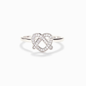 Anello a Cuore per Donne, Gioiello Minimalista ed Elegante per Uso Quotidiano - Product Image 1