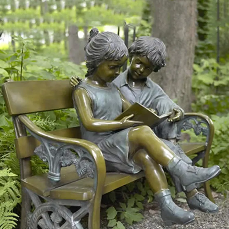 รูปปั้นทองสัมฤทธิ์สำหรับเด็กผู้ชายและเด็กผู้หญิงรูปปั้นอ่านหนังสือสำหรับเด็กม้านั่งสำหรับตกแต่งสวน