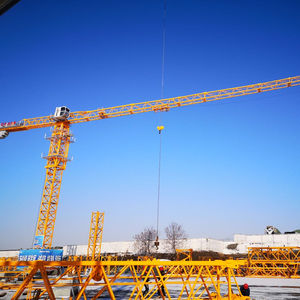 Grúa Torre Móvil de 6 Toneladas, Autoerigible, Usada, para Construcción Profesional en India - Product Image 1