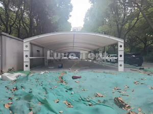 कारखाने मूल्य घुमावदार छत आउटडोर pvdf कवर झिल्ली संरचना आधुनिक धातु स्टील कार्पोर्ट छत कार पार्किंग शेड - Product Image 5