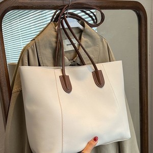<span class=keywords><strong>Sac</strong></span> fourre-tout spacieux en PU pour femme, tendance 2025 – <span class=keywords><strong>Sac</strong></span> à bandoulière décontracté et minimaliste pour le quotidien, élégant et polyvalent - Product Image 3