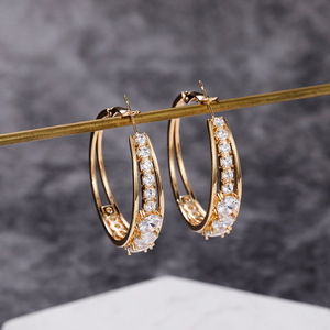 Grandi Orecchini a Cerchio Dorati con Cristalli per Donne, Accessori Moda per Uso Quotidiano e Feste - Product Image 3