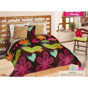 Manta Bertha Negra con Ribete Dorado, Diseño Moderno Rectangular, para Adultos, para Todas las Estaciones, Tejida en Piel de Oveja - Product Image 6