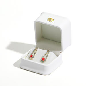 Caja de Joyería de Diseño con Hebilla de Corona, Nueva y en Oferta, para Guardar Anillos, Pulseras, Aretes y Collares, en Cuero PU, Ideal para Bodas - Product Image 4