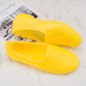 Surchaussures de pluie réutilisables imperméables antidérapantes en PVC pour bottes et chaussures de course en plein air - Product Image 2