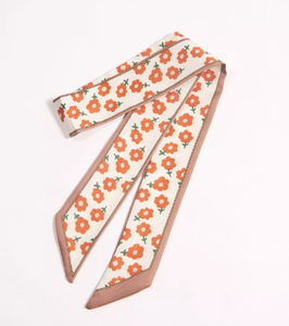 <span class=keywords><strong>Bandana</strong></span> in Seta Personalizzata con Coda Fluida, Tendenza 2026, Direttamente dalla Fabbrica, Logo Personalizzato, Varie Misure e Colori, Marchi di Moda - Product Image 5