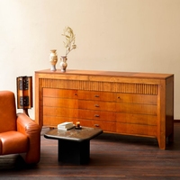 Meuble de style antique français, pièce de designer pour un salon classique, armoire de rangement pour un appartement, buffet