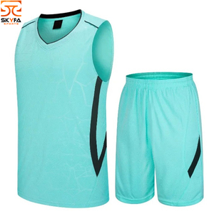 Uniforme de basket-ball personnalisé pour jeunes, ensemble de basket-ball fitness confortable de dernière conception, uniforme sublimé imprimé - Product Image 2