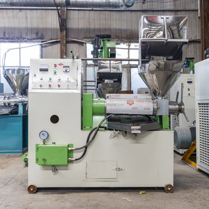 Presse à vis électrique portative de machine de presse d'huile de ménage - Product Image 2