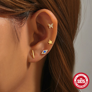Juego de 3 Pendientes Pequeños y Sencillos de Plata de Ley 925 con Mariposa/Perla/Opal - Product Image 3