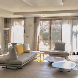 ชุดโซฟาเฟอร์นิเจอร์บ้านสไตล์โมเดิร์น ดีไซน์หรูหรา สำหรับโรงแรม โซฟาผ้าเรียบง่าย - Product Image 2